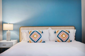 Upscale 2B1B Escape in Old Town Scottsdale with Free Parking